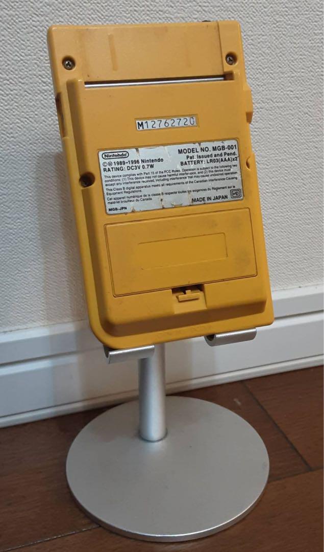 Action confirmed: Game Boy Pocket Yellow with Super Mario Land