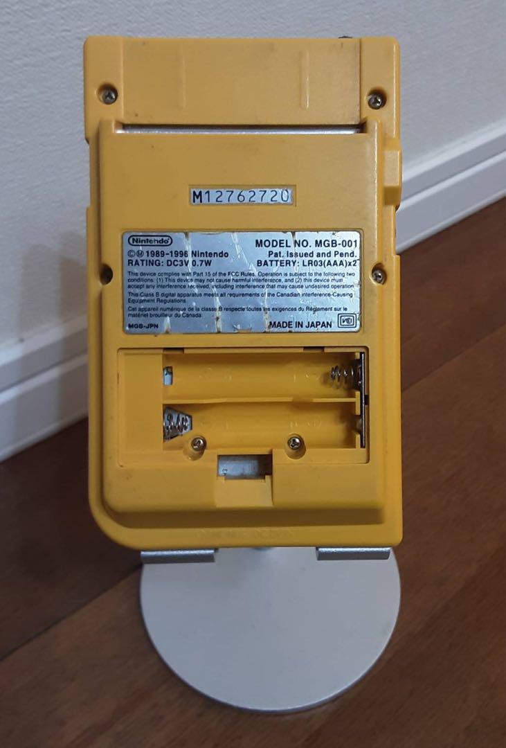 Action confirmed: Game Boy Pocket Yellow with Super Mario Land