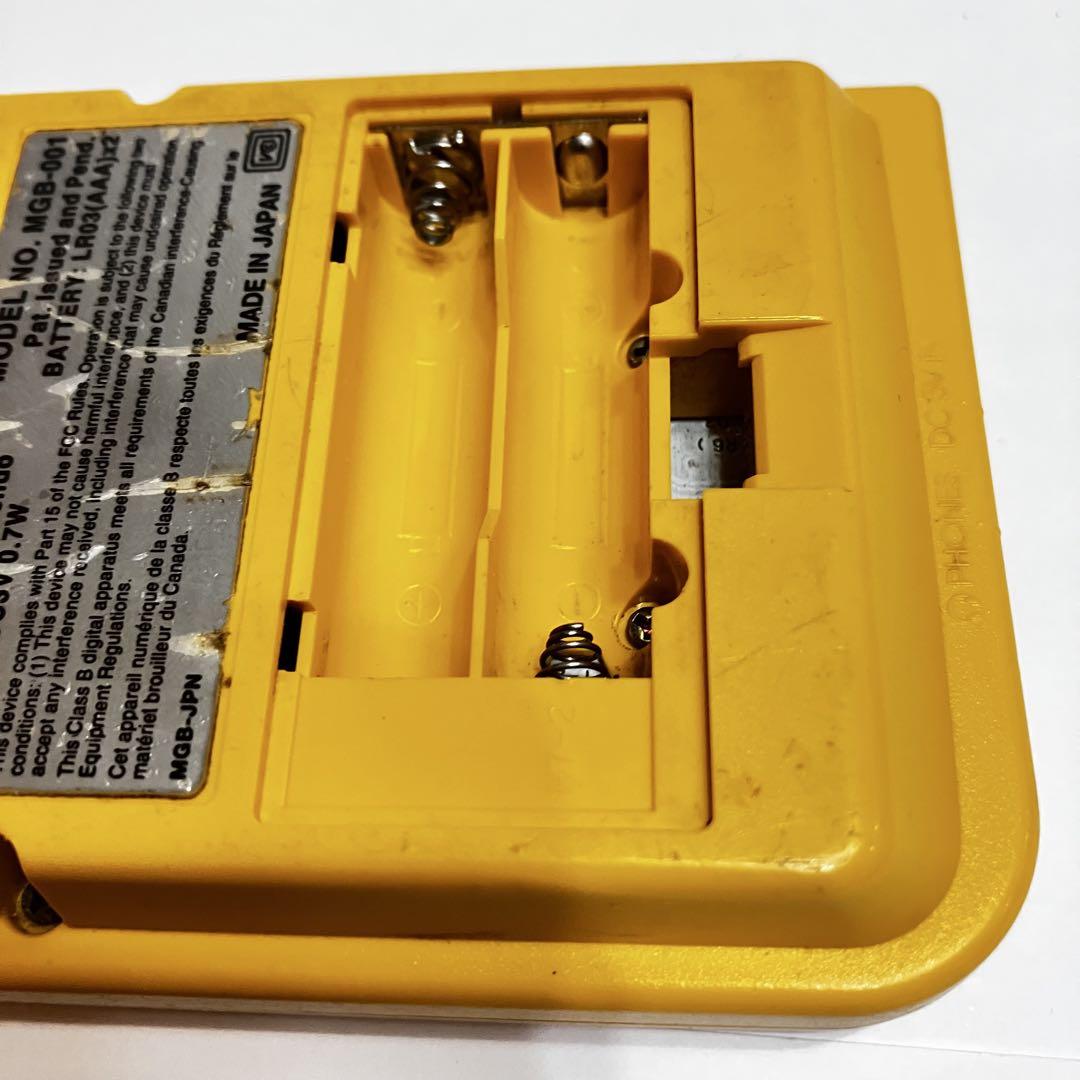 Action confirmed: Game Boy Pocket Yellow with Super Mario Land