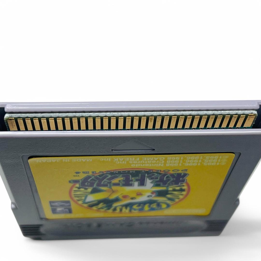 Almost New Nintendo Nintendo Game Boy Pokémon Yellow