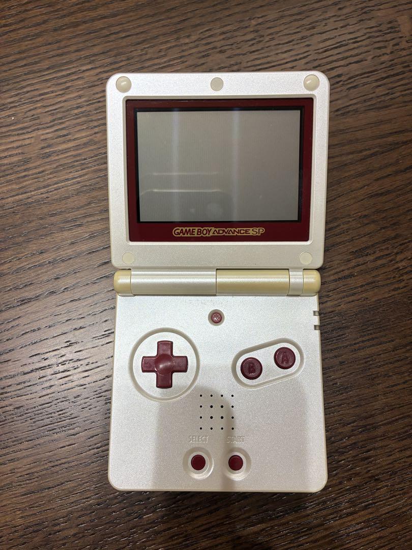 GAME BOY ADVANCE SP with 6 Games