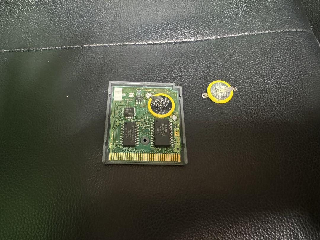 Pokémon Gold Battery Replaced