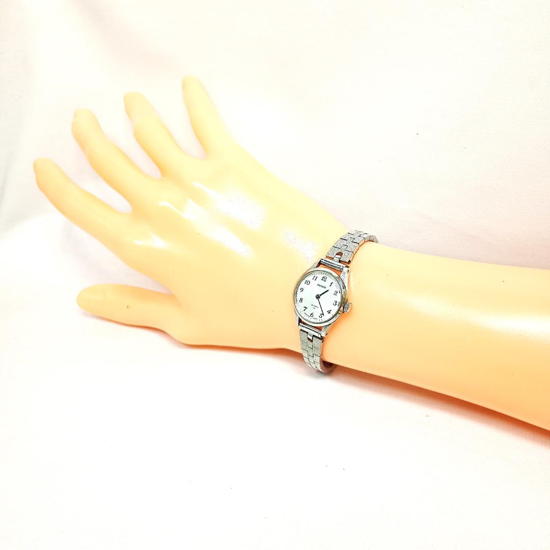 Operational Product SEIKO Watch 2220-0020 24 Jewels Hand-Wound Silver