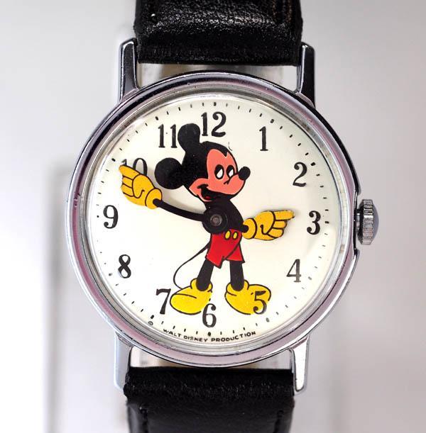 Vintage Mickey Mouse Mechanical Hand-Winding Wristwatch INGERSOLL Disney with Original Box
