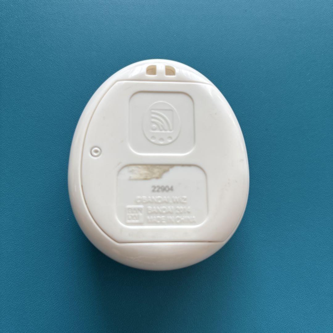 Tamagotchi4u White Gold 2014 Tamagotchi Case Included