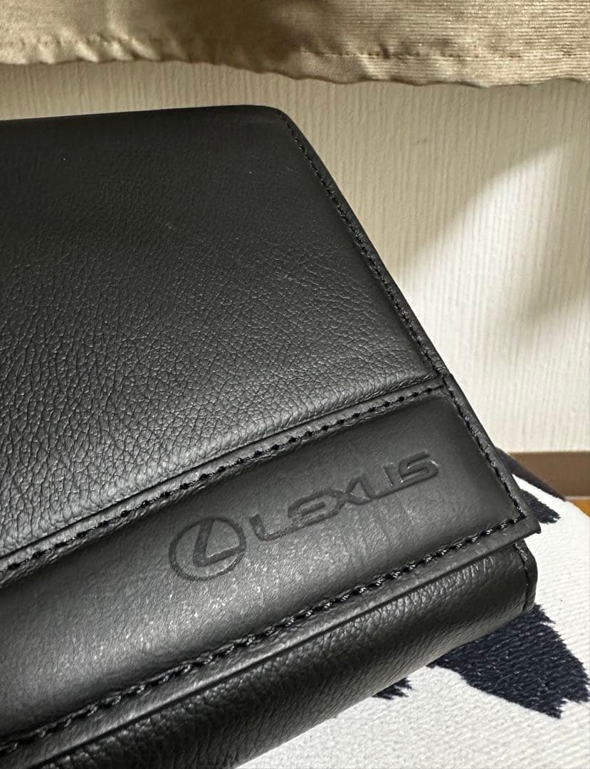 Lexus LX570 User Manual/Black Case Included/LEXUS/