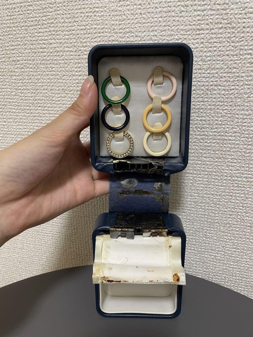 New Vintage Style Watch with Interchangeable Straps