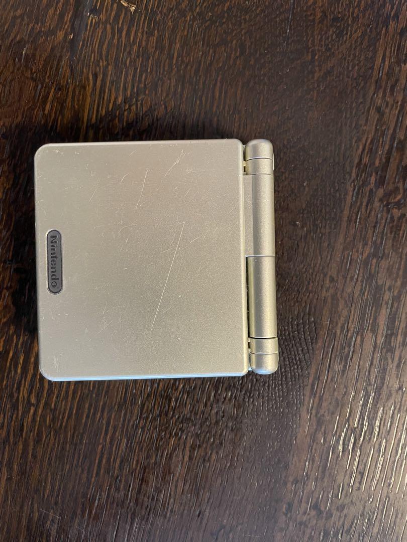 Nintendo Game Boy Advance SP + Mother 3