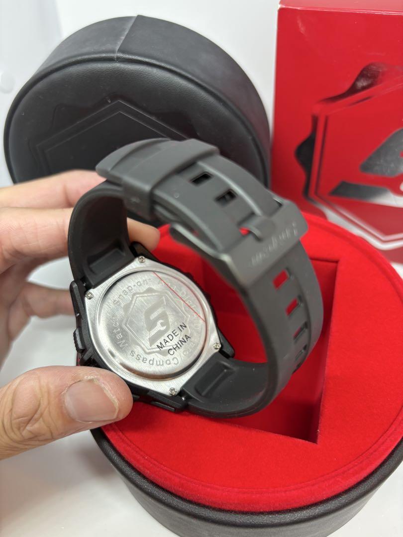 Rarity Model Snap-on Wristwatch