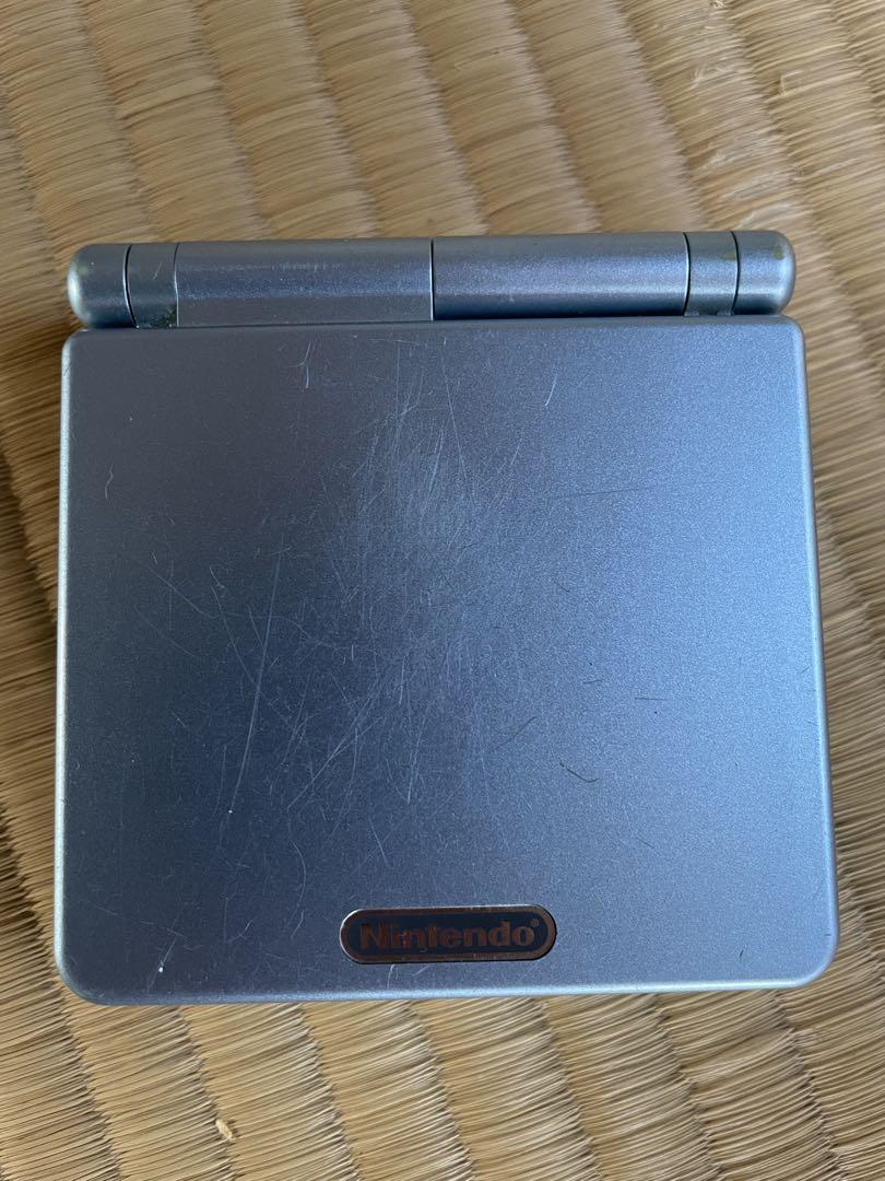 Game Boy Advance SP Pearl Blue + Pokémon Leaf Green (Charger Included)