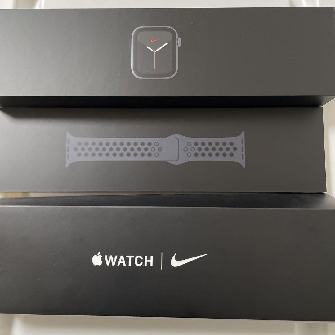 Apple Watch Series 5 Box New, Unused with M/L Band