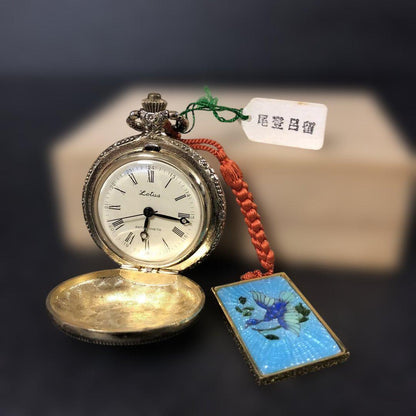 Lotus Pocket Watch Gold Decorative Design Retro