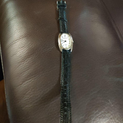 Last Price Down Hana-Chiri Oval-Shaped Winding Watch