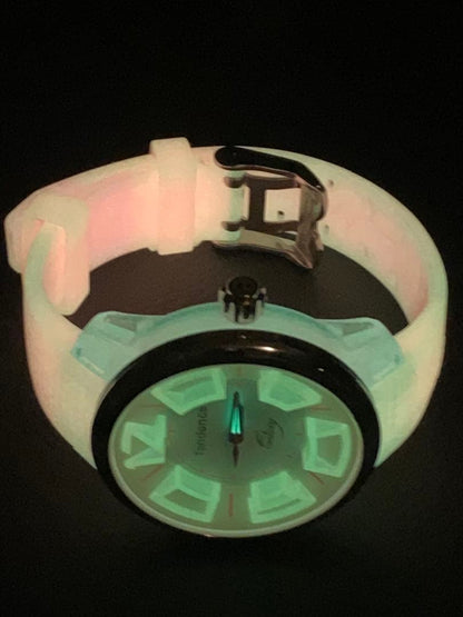 Tendence Fantasy Pink Watch Available for Immediate Use.