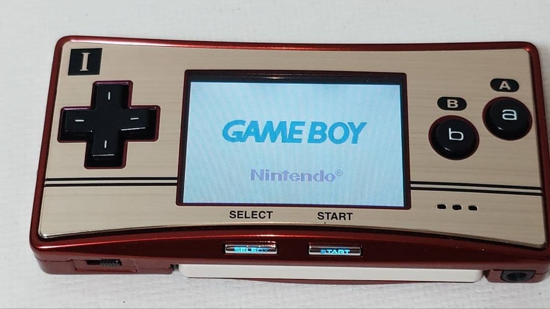 Game Boy Micro Famicom Color