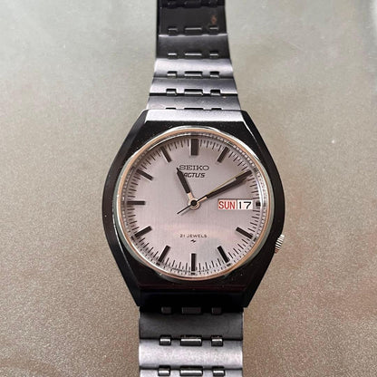 Seiko Actus 7019-8120 21 Jewels Black Case Automatic
