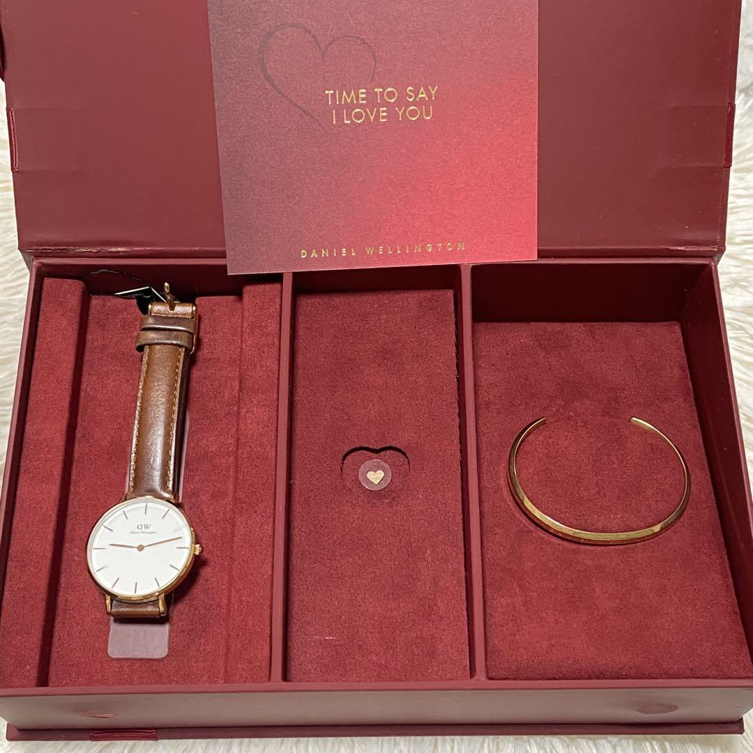 Limited Edition Daniel Wellington Watch with Bangle