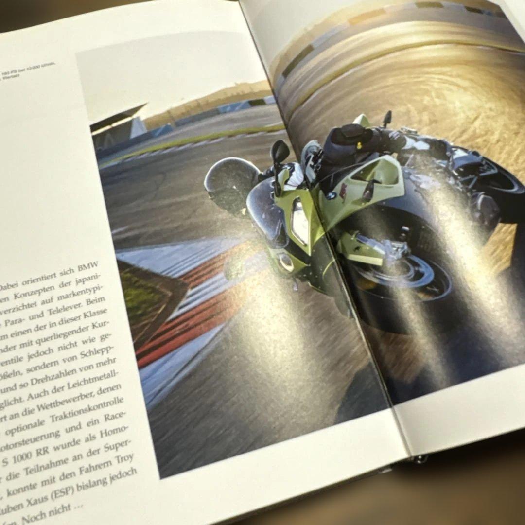 BMW: Faszination, the Moving Force Air-Cooled Boxer Main Book