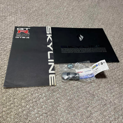 32 Skyline Catalogue with Miniature