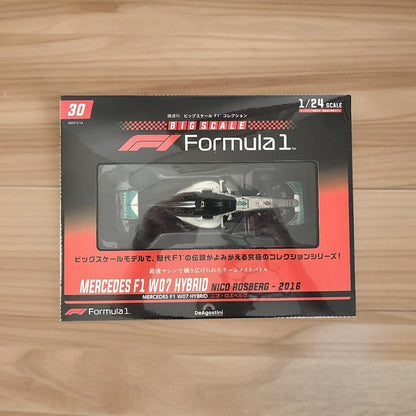 Big Scale F1 Collection No. 30 MERCEDES F1 W07 HYBRID