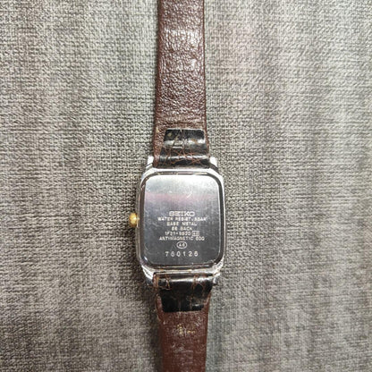 Beautiful Condition Working Condition SEIKO Spirit Ladies Watch Water Resistant Quartz