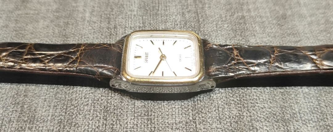 Beautiful Condition Working Condition SEIKO Spirit Ladies Watch Water Resistant Quartz