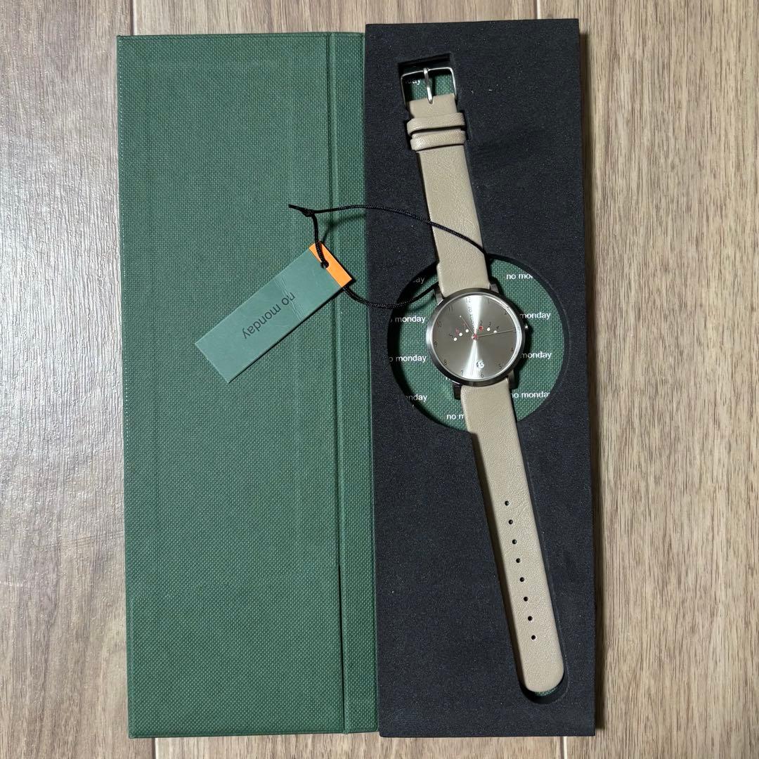 No Monday Wristwatch Happy Weekend NM-57112 36mm