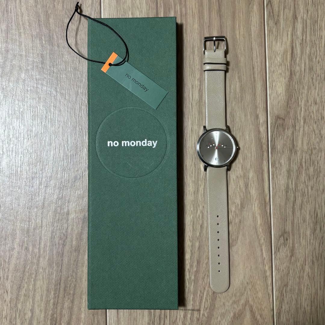 No Monday Wristwatch Happy Weekend NM-57112 36mm