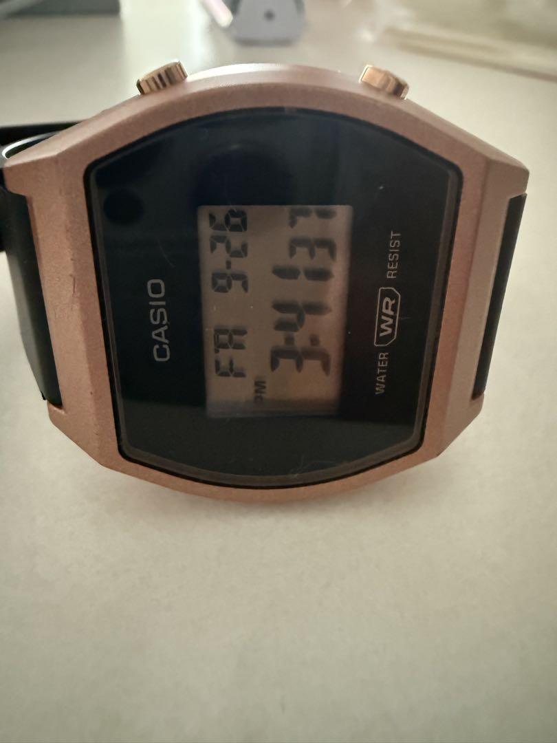 Last price down! Today only! Almost new CASIO Digital Watch Gold