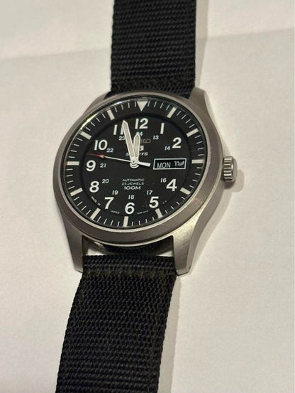 Seiko 7S36 03J0 Automatic Winding Watch