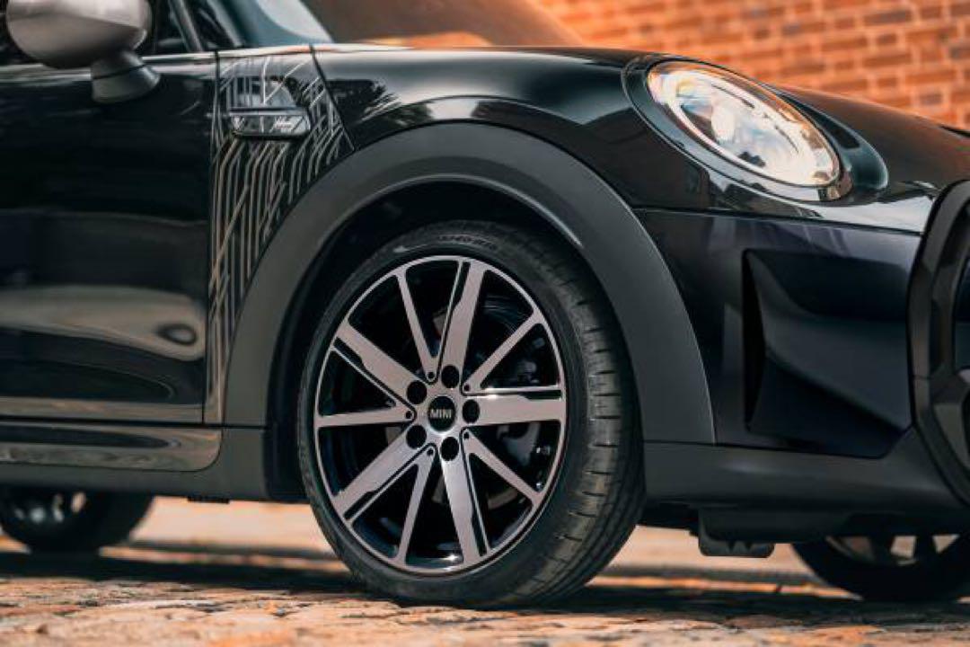 Rarity MINI Limited Car Catalog 'MINI SHADOW EDITION'