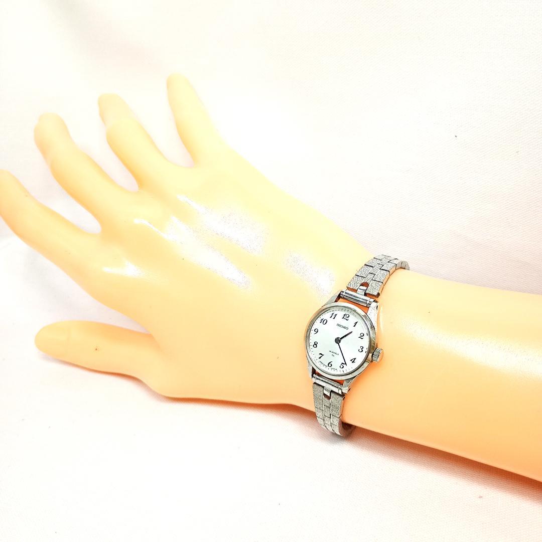Operational Product SEIKO Watch 2220-0020 24 Jewels Hand-Wound Silver