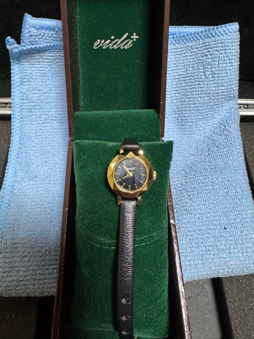 vida+ Quartz Watch Black Face