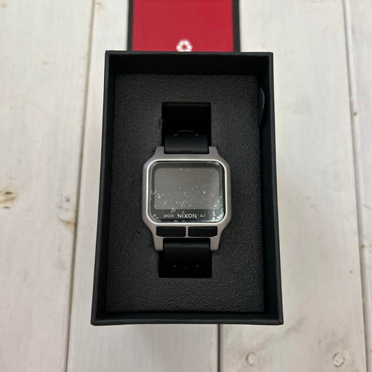 Nixon Digital Watch Heat