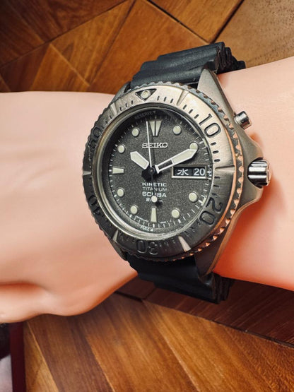 SEIKO 5M63-0B40 Seiko Diver Kinetic Titanium Excellent Condition