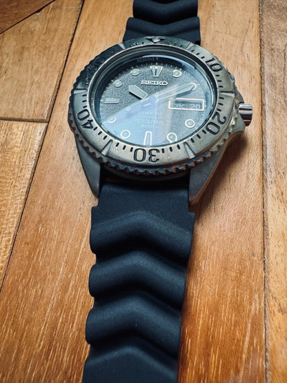 SEIKO 5M63-0B40 Seiko Diver Kinetic Titanium Excellent Condition