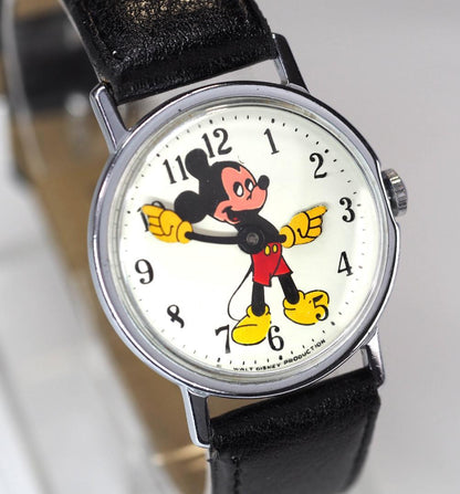 Vintage Mickey Mouse Mechanical Hand-Winding Wristwatch INGERSOLL Disney with Original Box