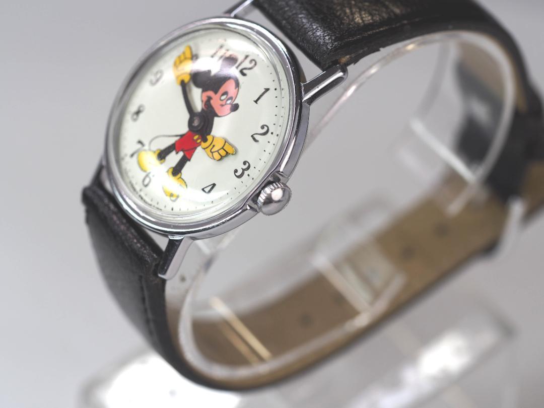 Vintage Mickey Mouse Mechanical Hand-Winding Wristwatch INGERSOLL Disney with Original Box