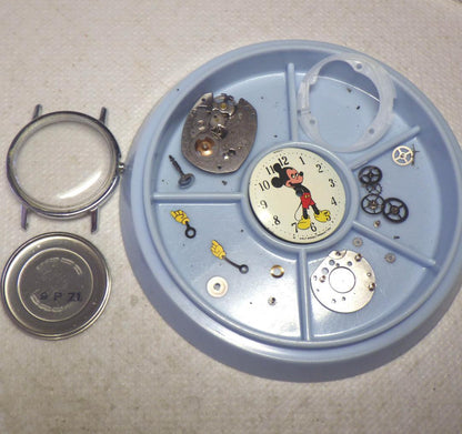 Vintage Mickey Mouse Mechanical Hand-Winding Wristwatch INGERSOLL Disney with Original Box