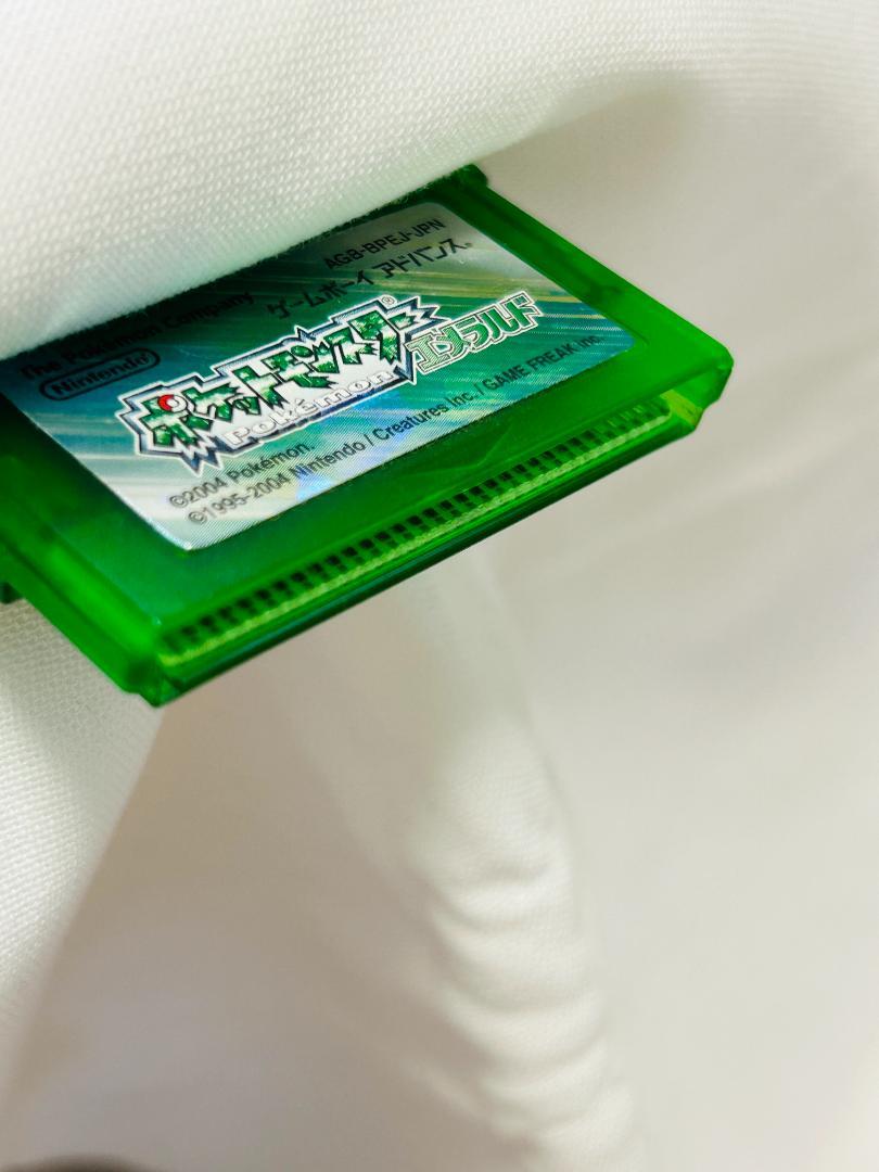 Pokémon Emerald Game Boy Advance
