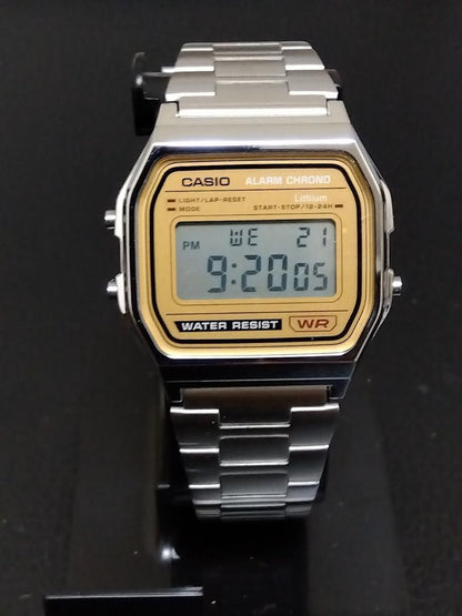 New Unworn Overseas Model Silver and Gold Metal  A158