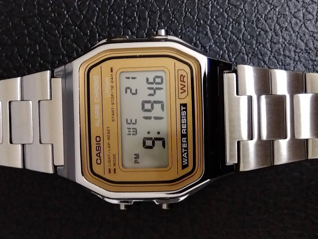 New Unworn Overseas Model Silver and Gold Metal  A158