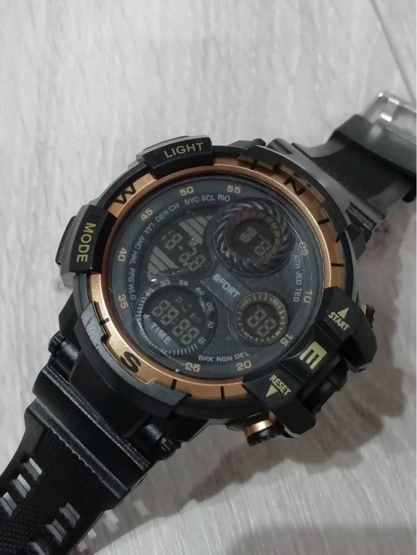 Limited Edition Black Gold Divers Big Face Sports Watch Water-Resistant