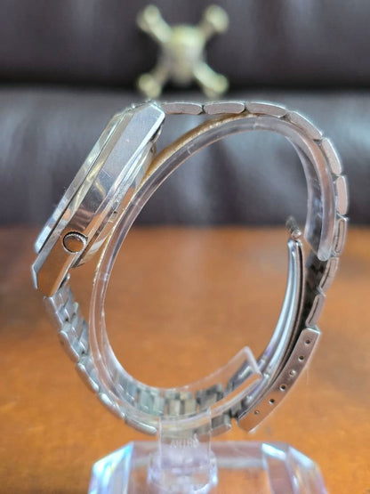 TM106 SEIKO 5 Automatic Winding Men's Watch _ Excellent Condition Working Condition