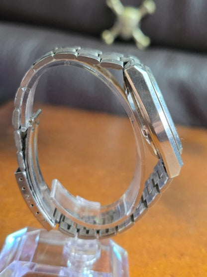 TM106 SEIKO 5 Automatic Winding Men's Watch _ Excellent Condition Working Condition