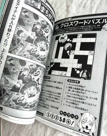 Unused Good Condition Spy Family Work Book Sample Item Movie Entrance Bonus Badge 2 Pieces