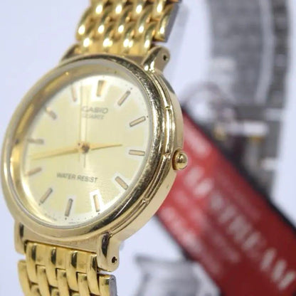 Vintage Casio men's wristwatch in gold plating, GUFSTREAM.