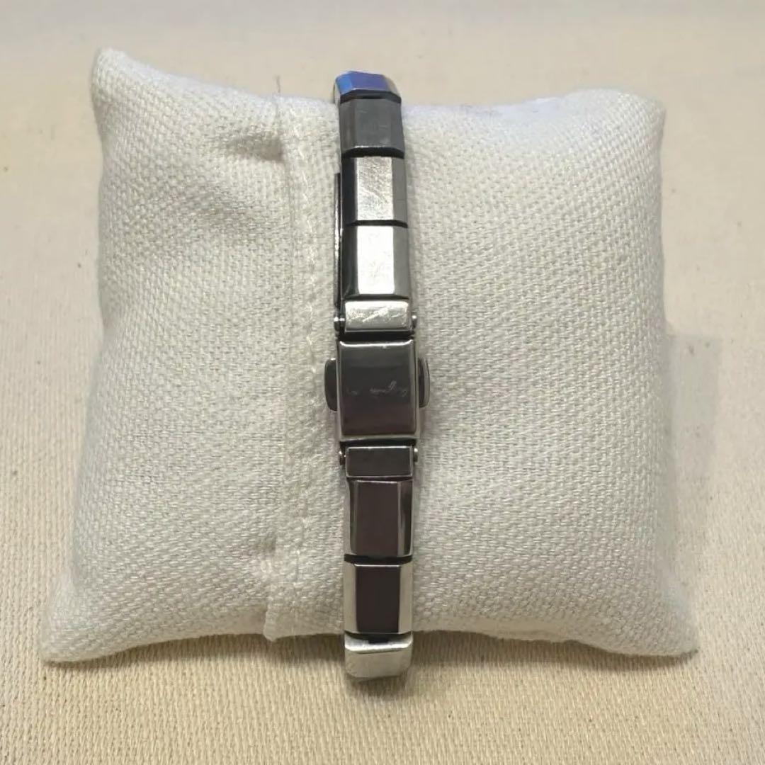 Agnes b. Solar Watch