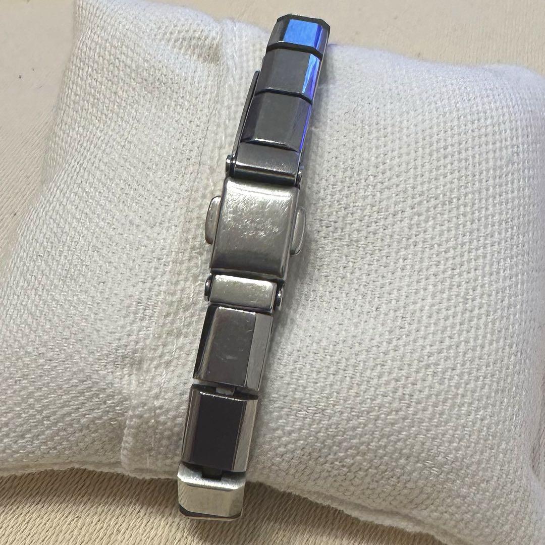 Agnes b. Solar Watch