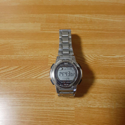 Q&Q DP62 Solar Wave MHS5-200 Digital